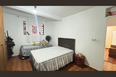 Casa à venda com 230m², 2 quartos e 2 vagas Casa à venda com 230m², 2 quartos e 2 vagasCasa 2 - Quarto