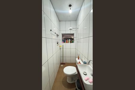 Casa à venda com 230m², 2 quartos e 2 vagas Casa à venda com 230m², 2 quartos e 2 vagasCasa 2 - Banheiro