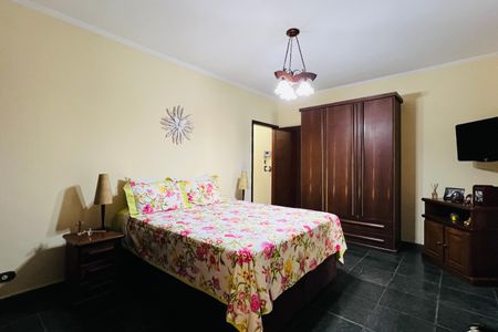 Casa à venda com 275m², 3 quartos e 2 vagas Casa à venda com 275m², 3 quartos e 2 vagasSuíte