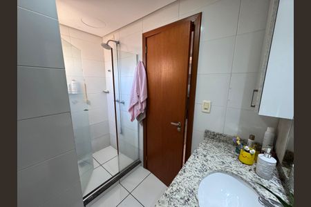 Apartamento à venda com 71m², 2 quartos e 1 vaga Apartamento à venda com 71m², 2 quartos e 1 vagaBanheiro
