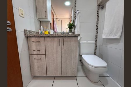 Apartamento à venda com 71m², 2 quartos e 1 vaga Apartamento à venda com 71m², 2 quartos e 1 vagaBanheiro