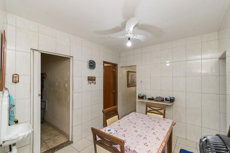 Casa à venda com 119m², 2 quartos e 2 vagas Casa à venda com 119m², 2 quartos e 2 vagasCopa