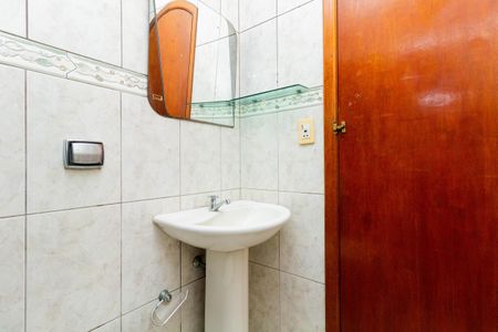 Casa à venda com 30m², 1 quarto e sem vaga Casa à venda com 30m², 1 quarto e sem vagaBanheiro