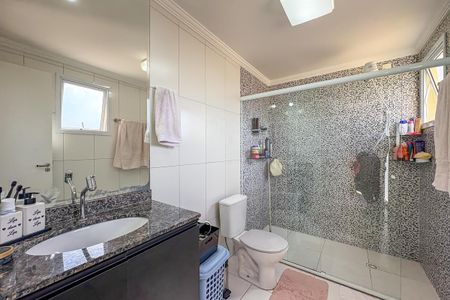 Apartamento à venda com 181m², 3 quartos e 2 vagas Apartamento à venda com 181m², 3 quartos e 2 vagasBanheiro da Suíte
