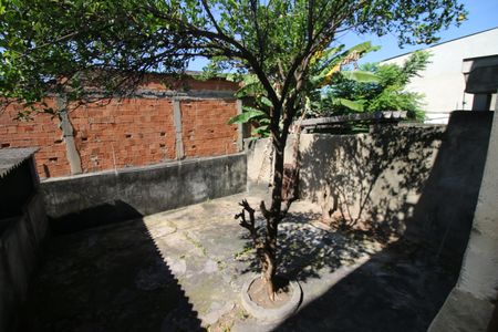 Casa à venda com 90m², 3 quartos e 2 vagasQuintal