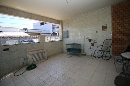 Casa à venda com 90m², 3 quartos e 2 vagasVaranda