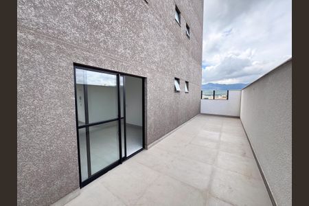 Apartamento à venda com 107m², 3 quartos e 1 vaga Apartamento à venda com 107m², 3 quartos e 1 vagaVaranda