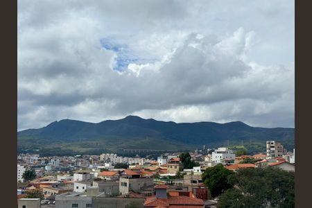 Apartamento à venda com 107m², 3 quartos e 1 vaga Apartamento à venda com 107m², 3 quartos e 1 vagaVista