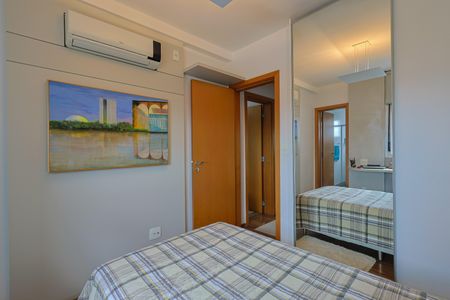 Apartamento à venda com 162m², 4 quartos e 6 vagas Apartamento à venda com 162m², 4 quartos e 6 vagas Suíte 2