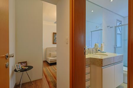 Apartamento à venda com 162m², 4 quartos e 6 vagas Apartamento à venda com 162m², 4 quartos e 6 vagasQuarto 2