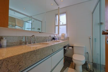 Apartamento à venda com 162m², 4 quartos e 6 vagas Apartamento à venda com 162m², 4 quartos e 6 vagasBanheiro da Suíte 1