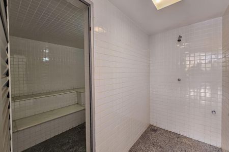 Apartamento à venda com 162m², 4 quartos e 6 vagas Apartamento à venda com 162m², 4 quartos e 6 vagasÁrea comum - Sauna