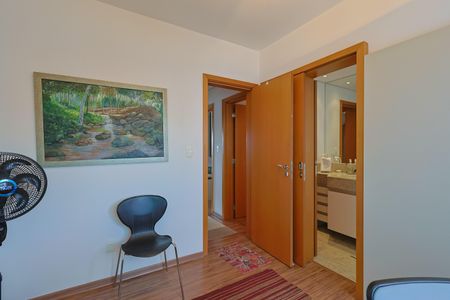 Apartamento à venda com 162m², 4 quartos e 6 vagas Apartamento à venda com 162m², 4 quartos e 6 vagas Quarto 1