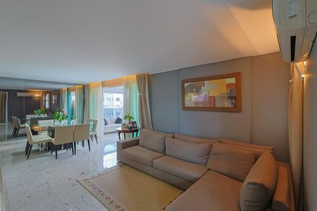 Apartamento à venda com 162m², 4 quartos e 6 vagas Apartamento à venda com 162m², 4 quartos e 6 vagasSala