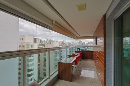 Apartamento à venda com 162m², 4 quartos e 6 vagas Apartamento à venda com 162m², 4 quartos e 6 vagasVaranda da Sala