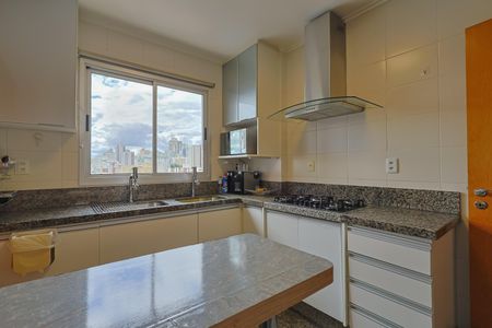 Apartamento à venda com 162m², 4 quartos e 6 vagas Apartamento à venda com 162m², 4 quartos e 6 vagasCozinha