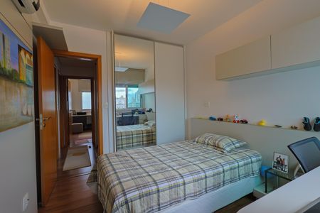 Apartamento à venda com 162m², 4 quartos e 6 vagas Apartamento à venda com 162m², 4 quartos e 6 vagas Suíte 2