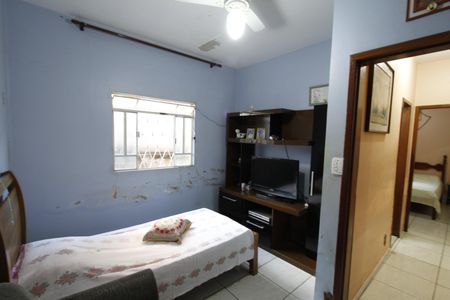 Casa à venda com 338m², 7 quartos e 2 vagasQuarto 1 casa 2