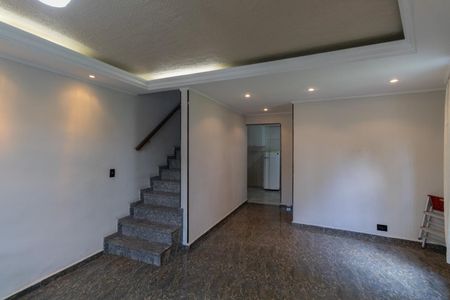 Casa à venda com 100m², 3 quartos e 2 vagas Casa à venda com 100m², 3 quartos e 2 vagasSala