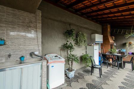 Casa à venda com 100m², 3 quartos e 2 vagas Casa à venda com 100m², 3 quartos e 2 vagasÁrea de Serviço