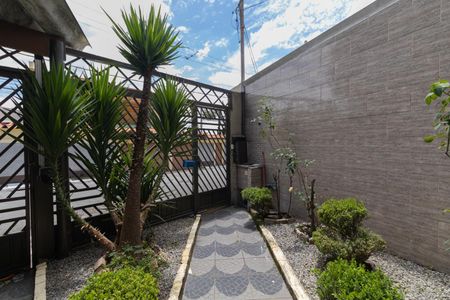 Casa à venda com 100m², 3 quartos e 2 vagas Casa à venda com 100m², 3 quartos e 2 vagasEntrada