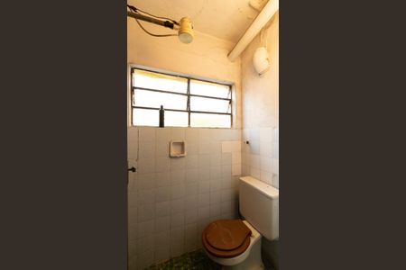 Casa à venda com 252m², 3 quartos e 2 vagas Casa à venda com 252m², 3 quartos e 2 vagasBanheiro de Serviço