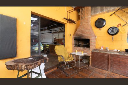 Casa à venda com 252m², 3 quartos e 2 vagas Casa à venda com 252m², 3 quartos e 2 vagasChurrasqueira