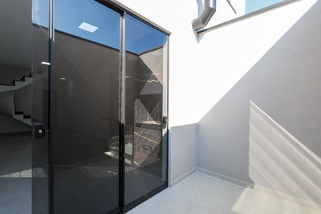 Casa à venda com 185m², 3 quartos e 2 vagas Casa à venda com 185m², 3 quartos e 2 vagasQuintal