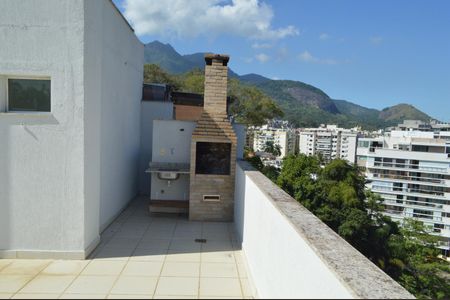 Apartamento à venda com 187m², 4 quartos e 2 vagas Apartamento à venda com 187m², 4 quartos e 2 vagasTerraço