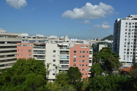 Apartamento à venda com 187m², 4 quartos e 2 vagas Apartamento à venda com 187m², 4 quartos e 2 vagasVista da Suíte 2