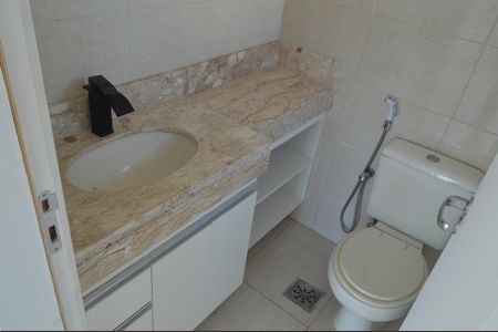 Apartamento à venda com 187m², 4 quartos e 2 vagas Apartamento à venda com 187m², 4 quartos e 2 vagasBanheiro da Suíte 1