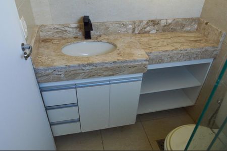 Apartamento à venda com 187m², 4 quartos e 2 vagas Apartamento à venda com 187m², 4 quartos e 2 vagasBanheiro da Suíte 1