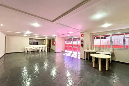 Apartamento à venda com 70m², 2 quartos e 2 vagas Apartamento à venda com 70m², 2 quartos e 2 vagasÁrea comum - Salão de festas