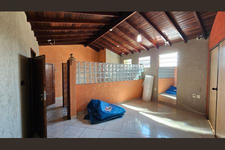 Casa à venda com 270m², 2 quartos e 1 vaga Casa à venda com 270m², 2 quartos e 1 vagaÁrea Externa