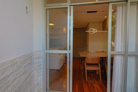 Apartamento à venda com 83m², 3 quartos e 2 vagas Apartamento à venda com 83m², 3 quartos e 2 vagasVaranda da Sala