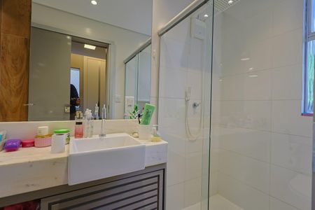 Apartamento à venda com 83m², 3 quartos e 2 vagas Apartamento à venda com 83m², 3 quartos e 2 vagasBanheiro da Suíte