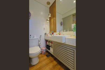 Apartamento à venda com 83m², 3 quartos e 2 vagas Apartamento à venda com 83m², 3 quartos e 2 vagasBanheiro da Suíte