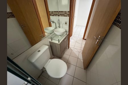 Apartamento à venda com 102m², 2 quartos e 1 vaga Apartamento à venda com 102m², 2 quartos e 1 vagaBanheiro