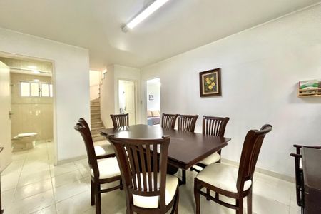 Casa à venda com 160m², 4 quartos e 2 vagas Casa à venda com 160m², 4 quartos e 2 vagasCopa