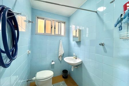 Casa à venda com 160m², 4 quartos e 2 vagas Casa à venda com 160m², 4 quartos e 2 vagasBanheiro de serviço