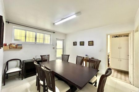 Casa à venda com 160m², 4 quartos e 2 vagas Casa à venda com 160m², 4 quartos e 2 vagasCopa