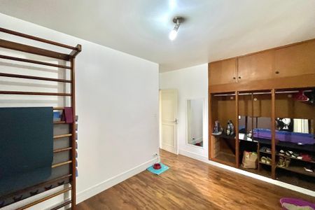 Casa à venda com 160m², 4 quartos e 2 vagas Casa à venda com 160m², 4 quartos e 2 vagasQuarto 1