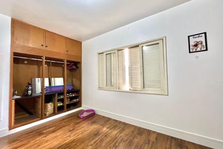Casa à venda com 160m², 4 quartos e 2 vagas Casa à venda com 160m², 4 quartos e 2 vagasQuarto 1