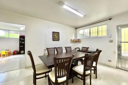 Casa à venda com 160m², 4 quartos e 2 vagas Casa à venda com 160m², 4 quartos e 2 vagasCopa