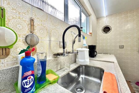 Casa à venda com 160m², 4 quartos e 2 vagas Casa à venda com 160m², 4 quartos e 2 vagasCozinha