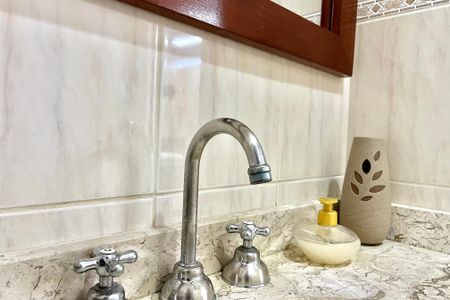 Casa à venda com 160m², 4 quartos e 2 vagas Casa à venda com 160m², 4 quartos e 2 vagasLavabo