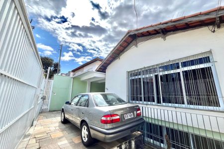 Casa à venda com 160m², 4 quartos e 2 vagas Casa à venda com 160m², 4 quartos e 2 vagasGaragem