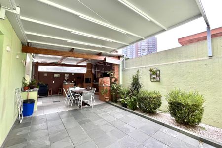 Casa à venda com 160m², 4 quartos e 2 vagas Casa à venda com 160m², 4 quartos e 2 vagasQuintal