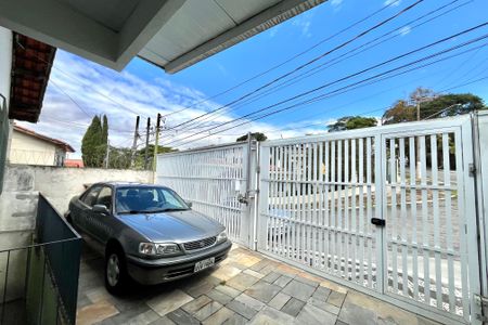 Casa à venda com 160m², 4 quartos e 2 vagas Casa à venda com 160m², 4 quartos e 2 vagasGaragem