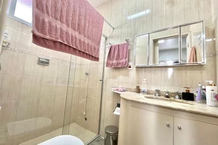 Casa à venda com 160m², 4 quartos e 2 vagas Casa à venda com 160m², 4 quartos e 2 vagasBanheiro da Suíte